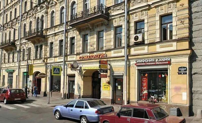 Во исполнение предписания Государственной жилищной инспекции Санкт-Петербурга установлена причина намокания лестничной клетки на первом этаже по адресу: Литейный пр., дом 59 